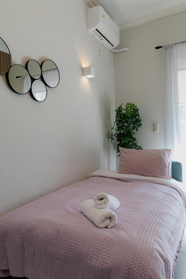 Sunny & Modern Apt For 3 Persons Athens Luaran gambar