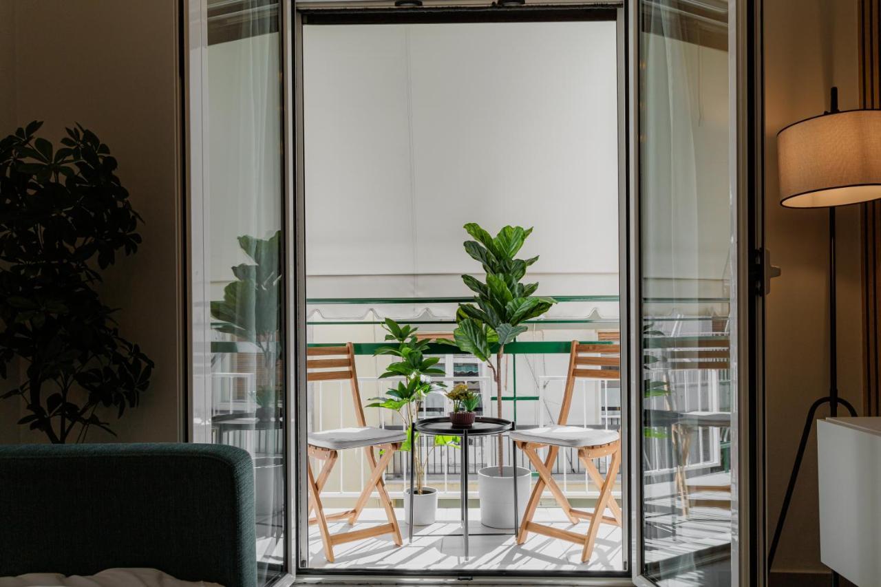 Sunny & Modern Apt For 3 Persons Athens Luaran gambar